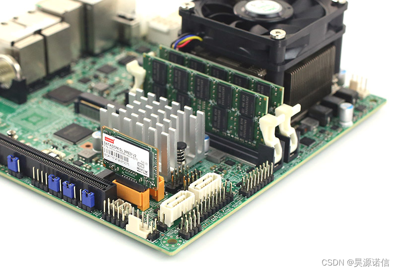 Supermicro Gold 供电端口中的 SATADOM