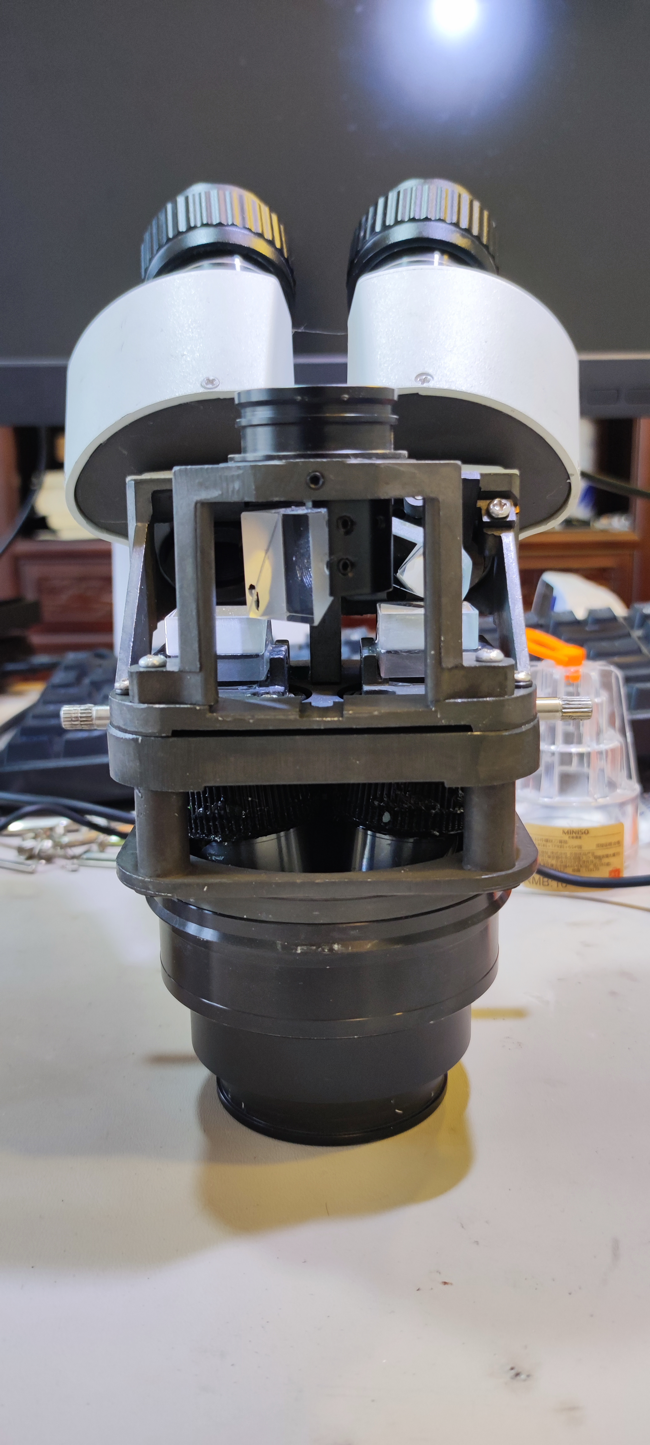 已解决体视显微镜左右成像大小不一致