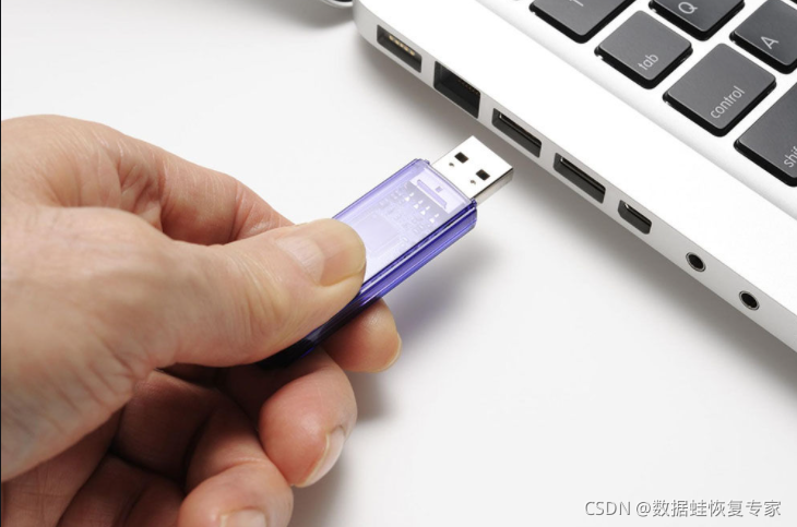 方法一:打开u盘隐藏文件