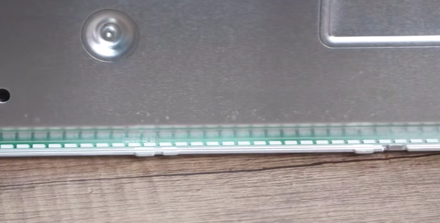 什么是显示器的分区背光?侧入式背光与直下式背光有什么区别?什么是Mini LED背光?Micro LED又是什么?_直下式与miniled背 ...