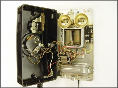 ▲ 图1.1  早期电话机中的电路组成