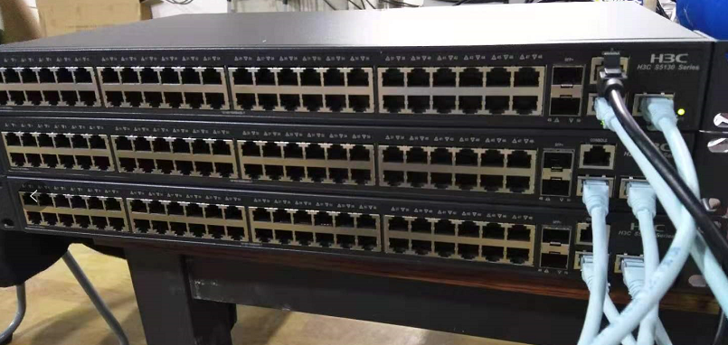 三台交换机三根堆叠线呢?