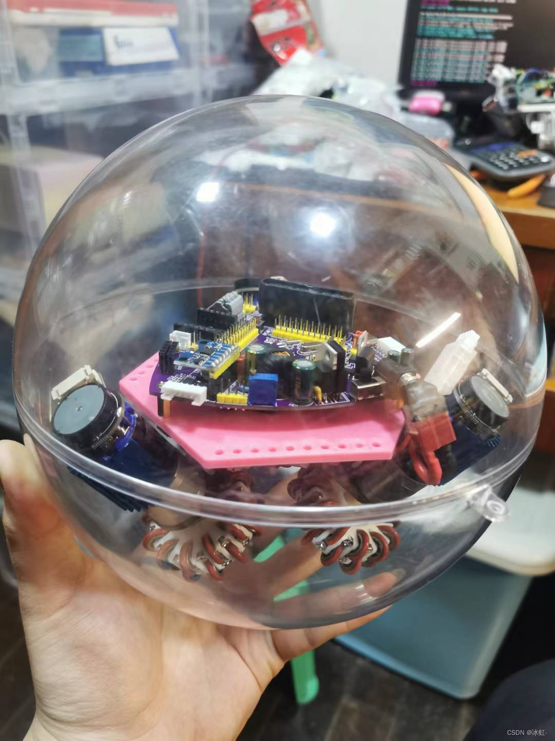 设计一种可全向移动的球形机器人