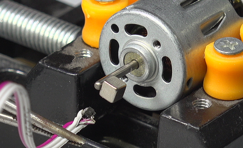 ▲ 图2.2.0 直流电机带动小型永磁铁