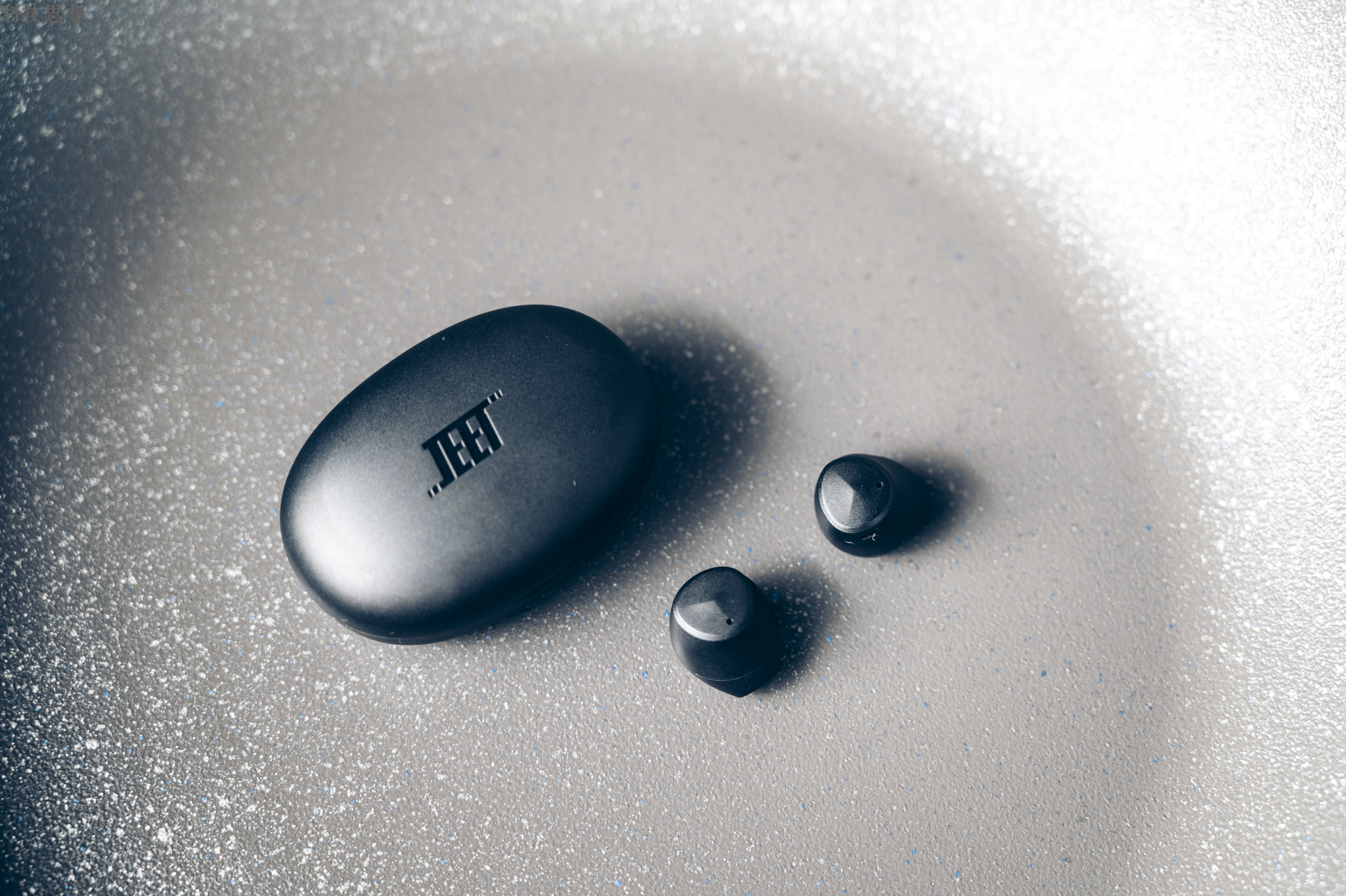 设计别致的小耳机，佩戴无感音质不错，JEET Air2体验