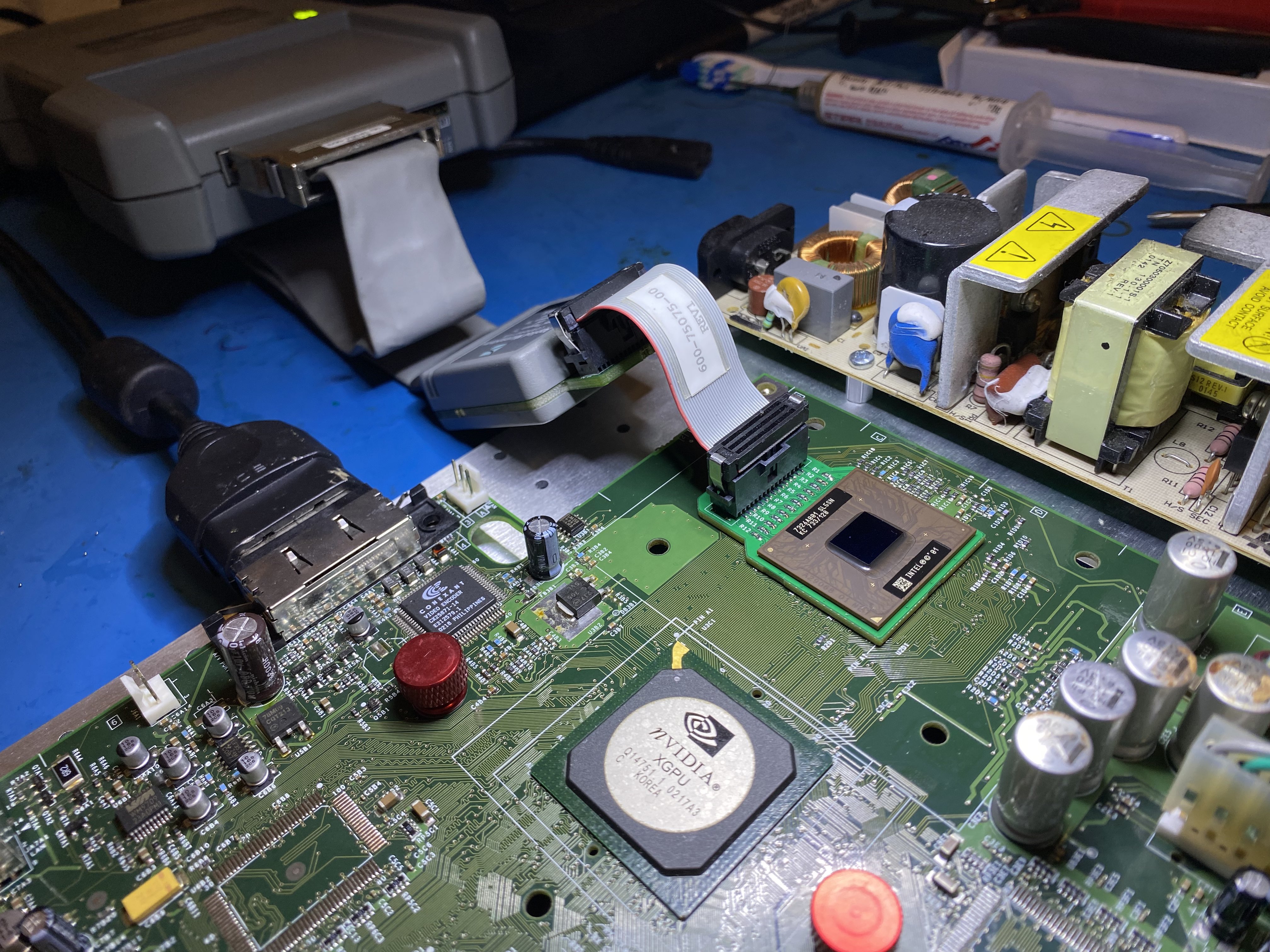 Hardware debugging the original Xbox CPU (Pentium III) using a custom JTAG CPU interposer