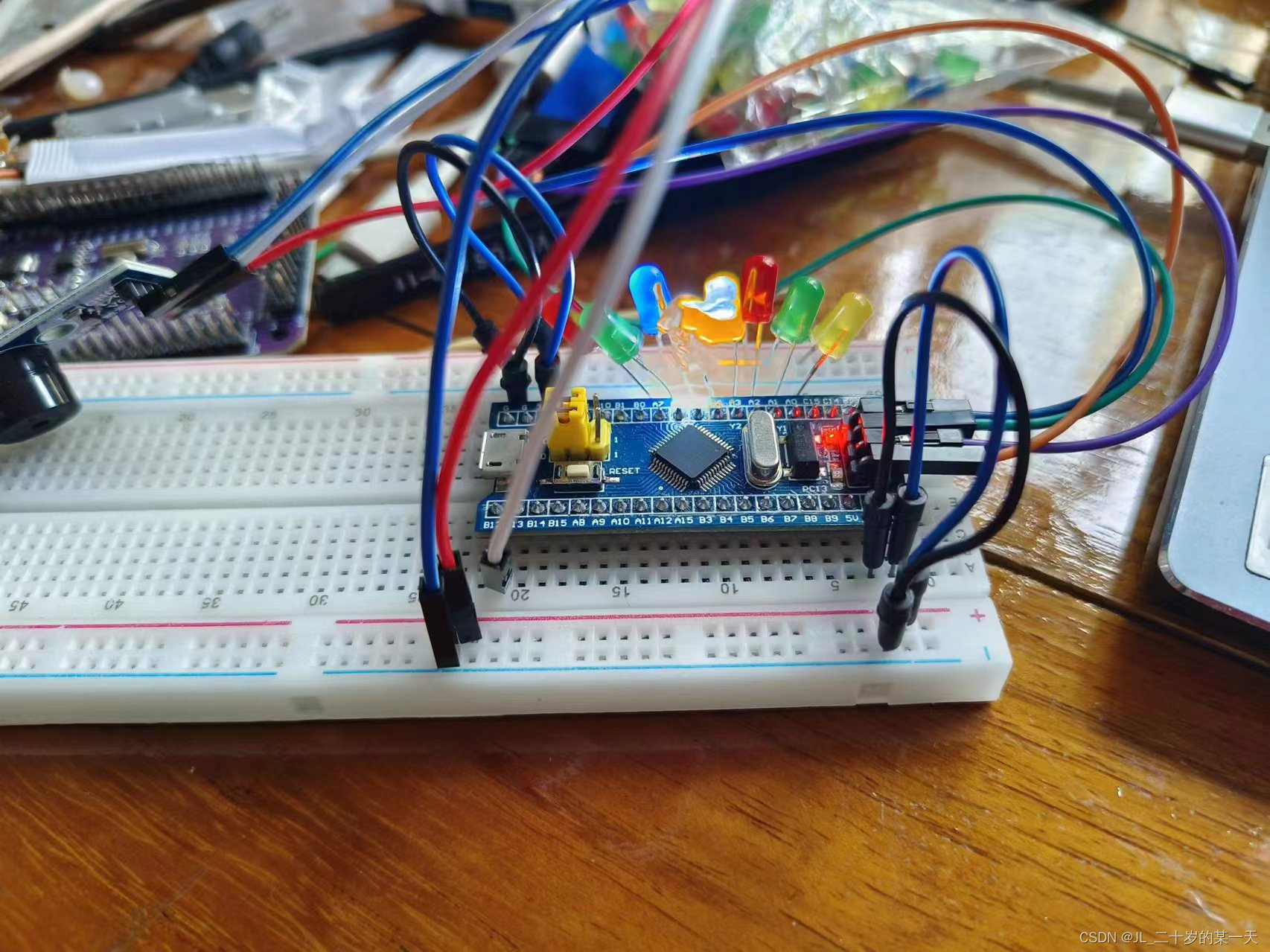 3-2 STM32c8t6实现流水灯