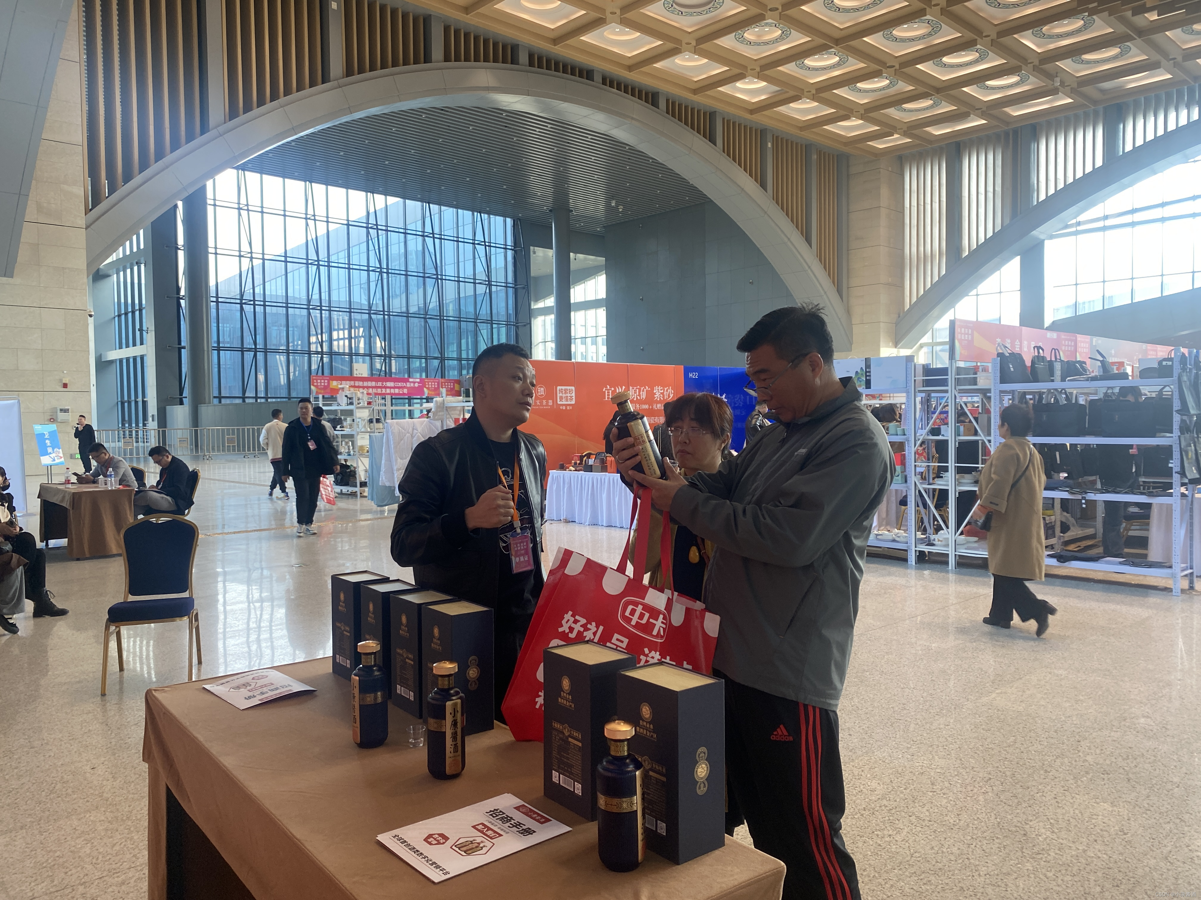 小康酱酒完美亮相第4届深圳礼品展河北巡回展全场盛况空前