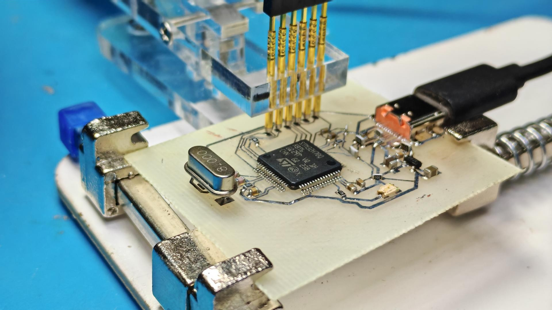 测试stm32h7b064管脚封装的单片机