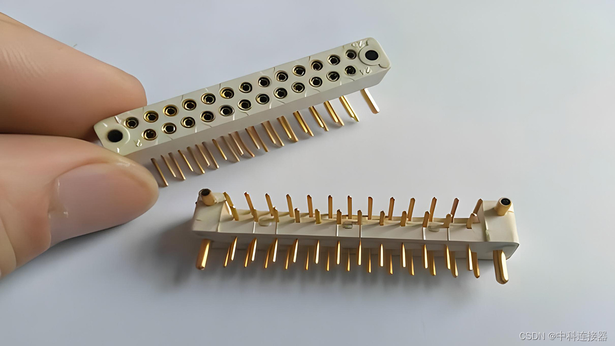 "connector"或"毗邻结",其广泛应用于各种电子设备中,如家电,通信器材