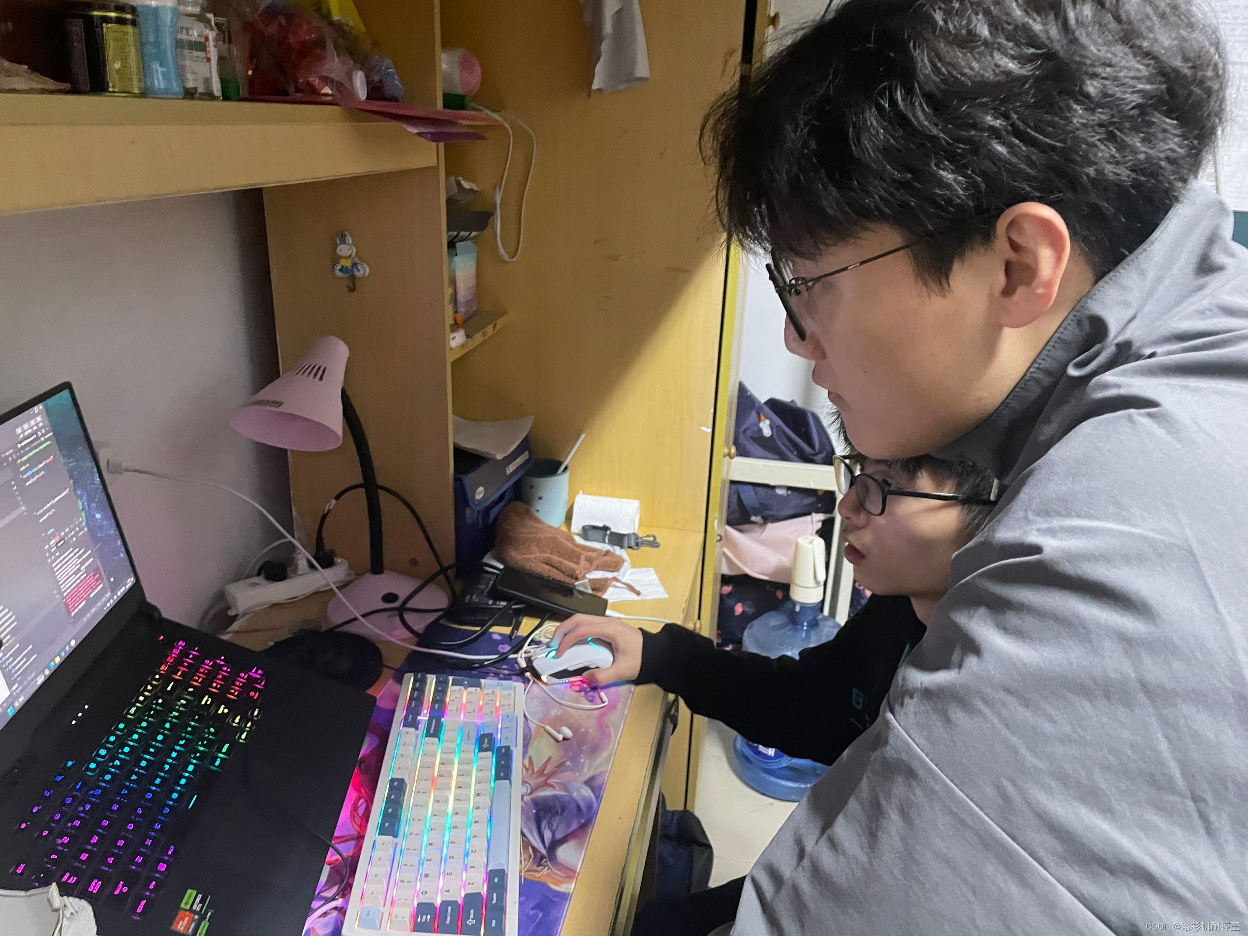 在这里插入图片描述
