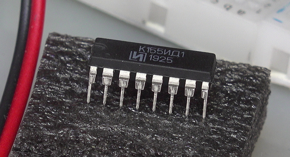 ▲ 图2.1.2 K155ID1 辉光管驱动译码芯片