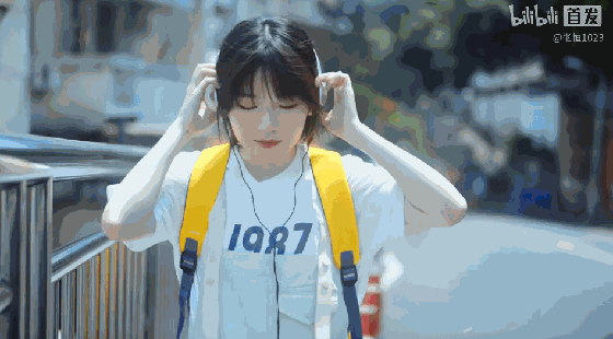 ▲ 图1.4.1  倒车镜头的拍摄效果