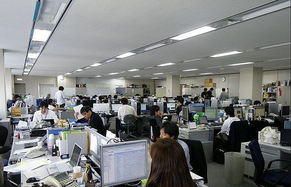 而欧美众多名企的办公环境,给予了员工更为自由舒适的工作空间.