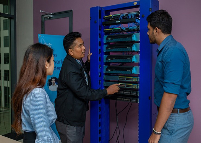 外国大学计算机专业学什么？信息技术专攻网络计算