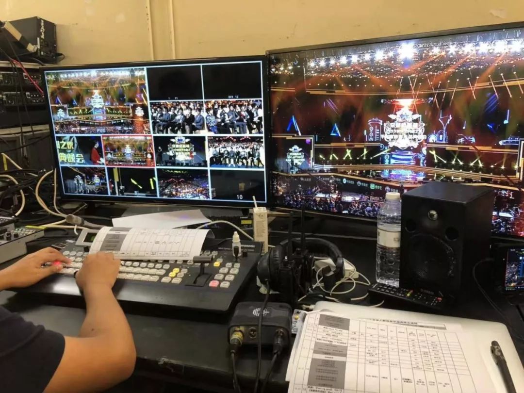 松下hc2500讯道摄像机拥有16bit图像处理能力,拍摄的画面清晰锐利