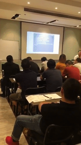 06121151cb7db96e11410aec243a185f.gif