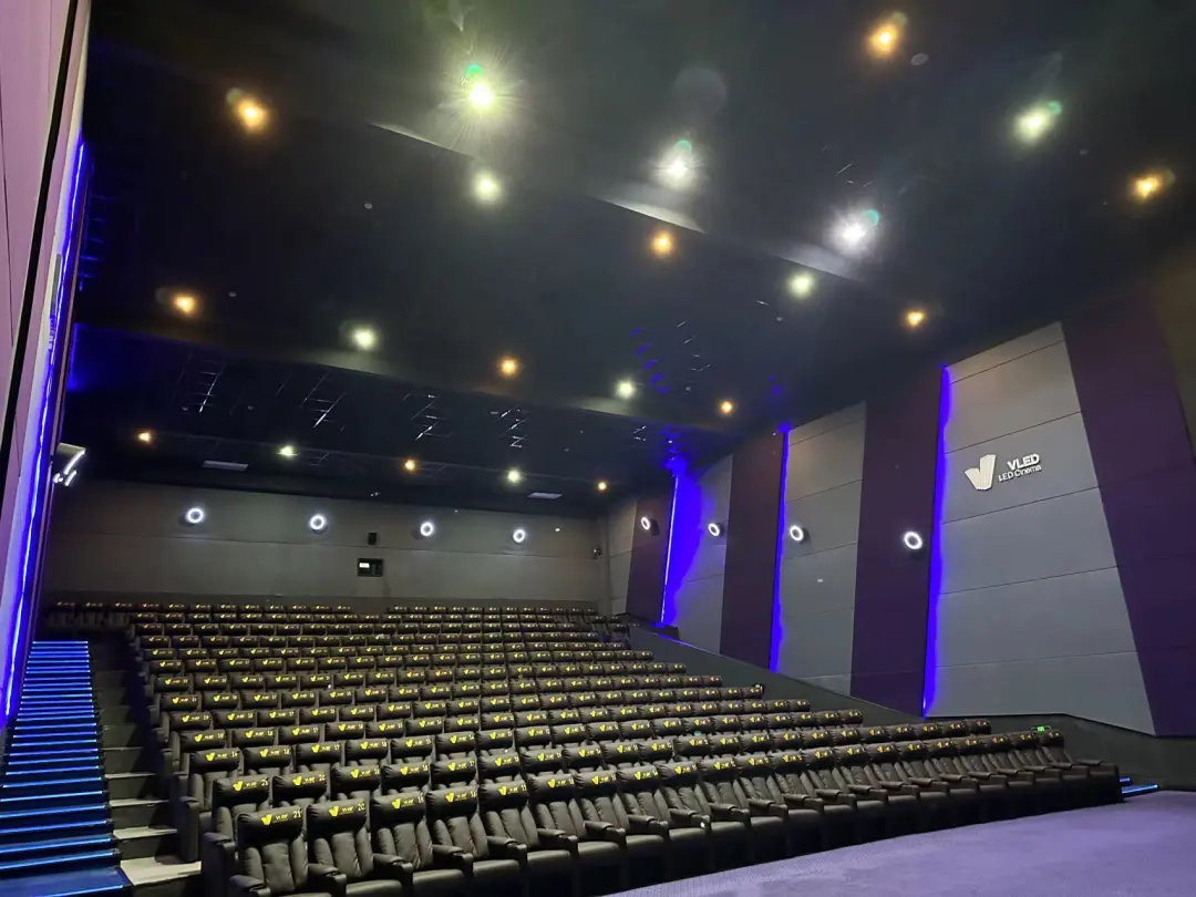 国内首块4K 14米VLED LED落地海口，中影光峰与中视电影院线战略合作再添新动向_海口vled-CSDN博客