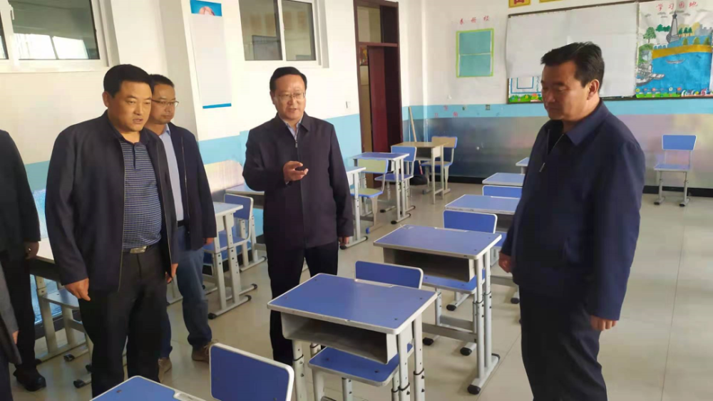 2021临潭二中高考成绩查询高晓东杨永红一行检查指导2021年高考准备