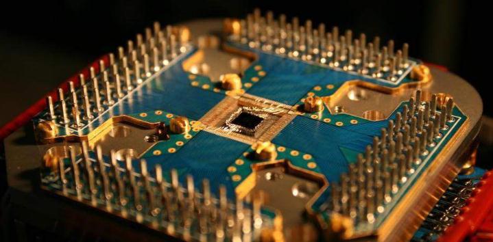 研究量子计算机学什么,量子计算,量子信息技术,要学什么专业?