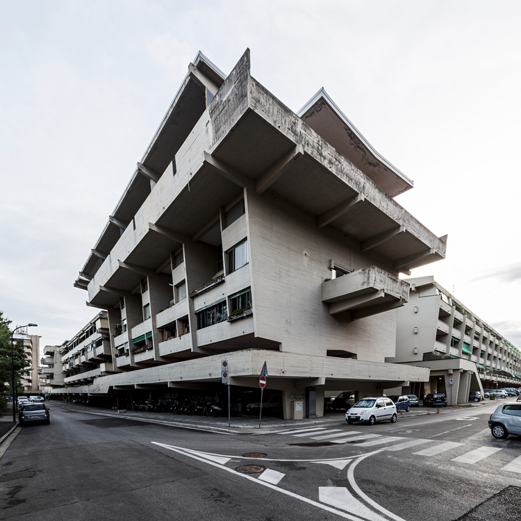 Edificio residencial "La Nave", Leonardo Ricci (1962-1970, Florencia, Italia). Image © Stefano Perego