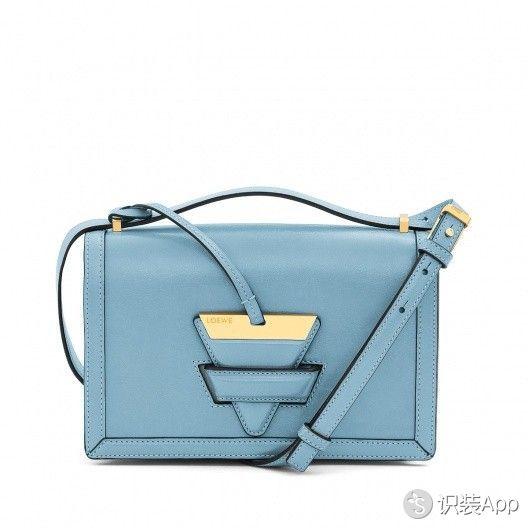 loewe测试软件,实测Loewe三角包 最轻的小包最贴心的设计