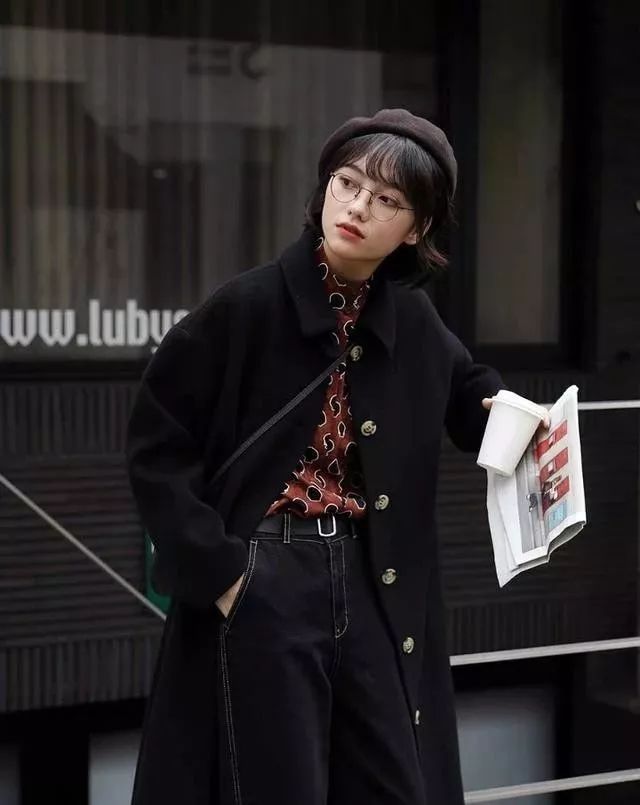 华字后面配什么字比较好黑色大衣配什么颜色的内搭比较合适搭对了简直