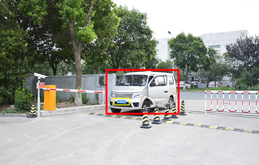 中车辆的各种信息,可实时对工厂园区卡口的进出车辆进行自动识别(车牌