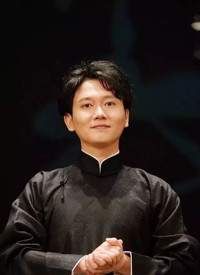 前些日子,孟鹤堂的粉丝和张云雷的粉丝,因为一些小小的事件发生了彼此
