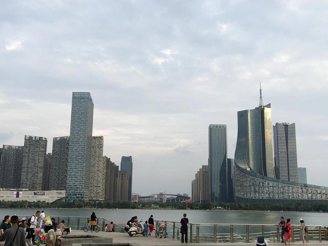 合肥天鹅湖万达广场机器人合肥的市中心博弈你认为在哪里
