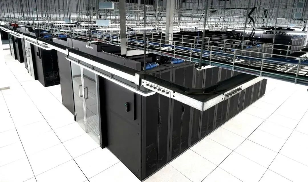 思腾云计算中心 | 5千平米超大空间，基础设施完善，提供裸金属GPU算力租赁业务