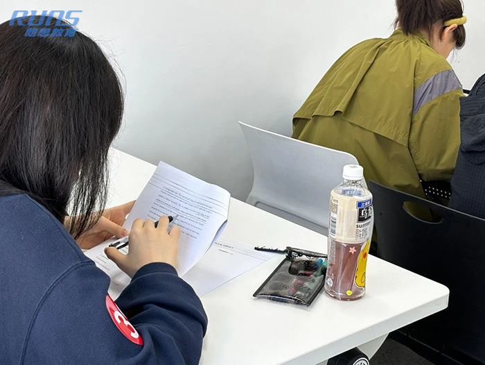 5 杭外剑高2025年招生宣讲会&全真入学模考圆满结束7.jpg