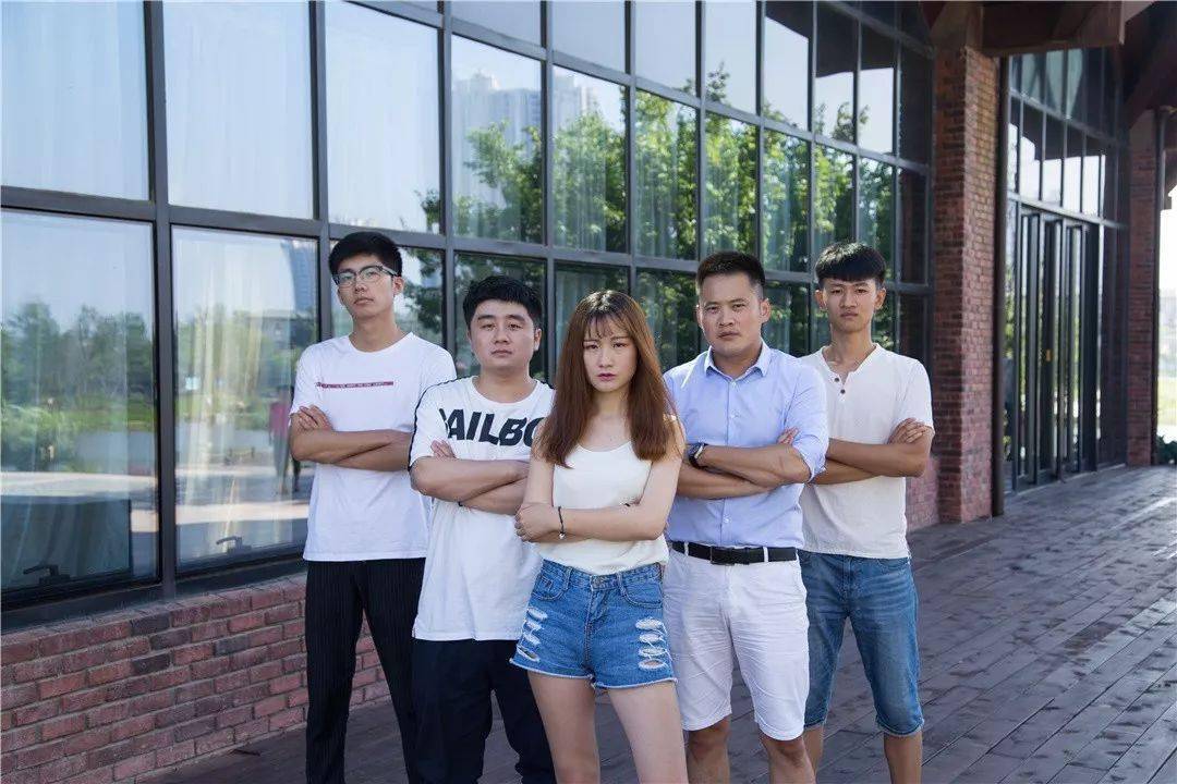 合影效果java_【蚂蚁课堂】四十三:如何拍酷炫集体照?