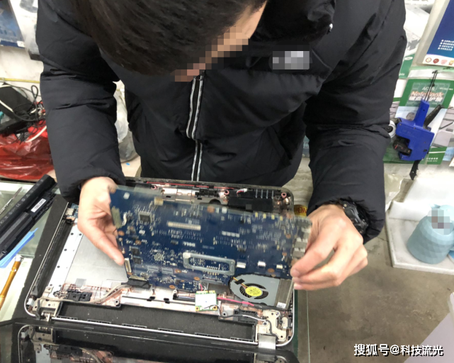 计算机徒弟刚收的徒弟修电脑出现这一幕让人无语师傅这行业不适合你