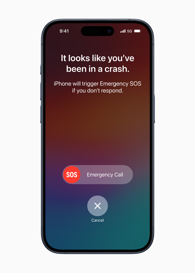 iPhone 15 Pro 上显示紧急 SOS 的崩溃检测提示。