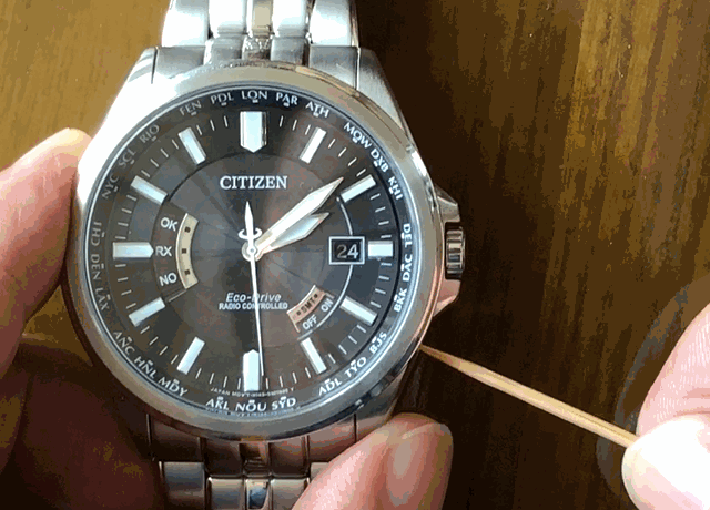 光动能表怎么维护指针表也能分秒不差西铁城h145光动能电波手表开箱