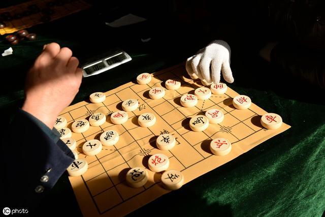 两个人同屏玩的象棋棋友们评论杀业8砍业9的主播们正规象棋大赛中看不
