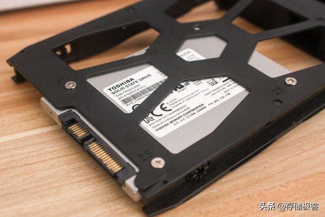 华硕vm510l装固态硬盘_固态硬盘除了装系统还能这样用:万兆家庭网离不