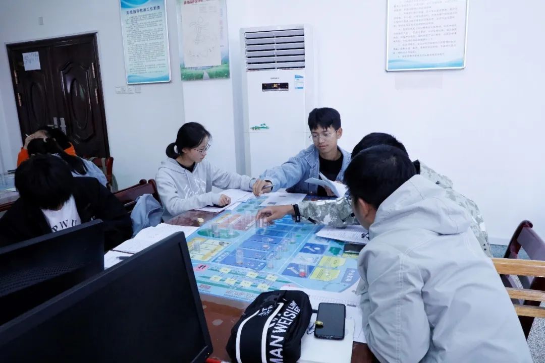 353dfc58c410d2c9059b51d7bae4ec5c.png