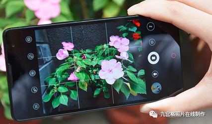 这是因为我们习惯了眼睛与相机平行的角度,而把手机放低一个不同的