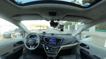 autox全无人驾驶出租车正式对公众开放试运营