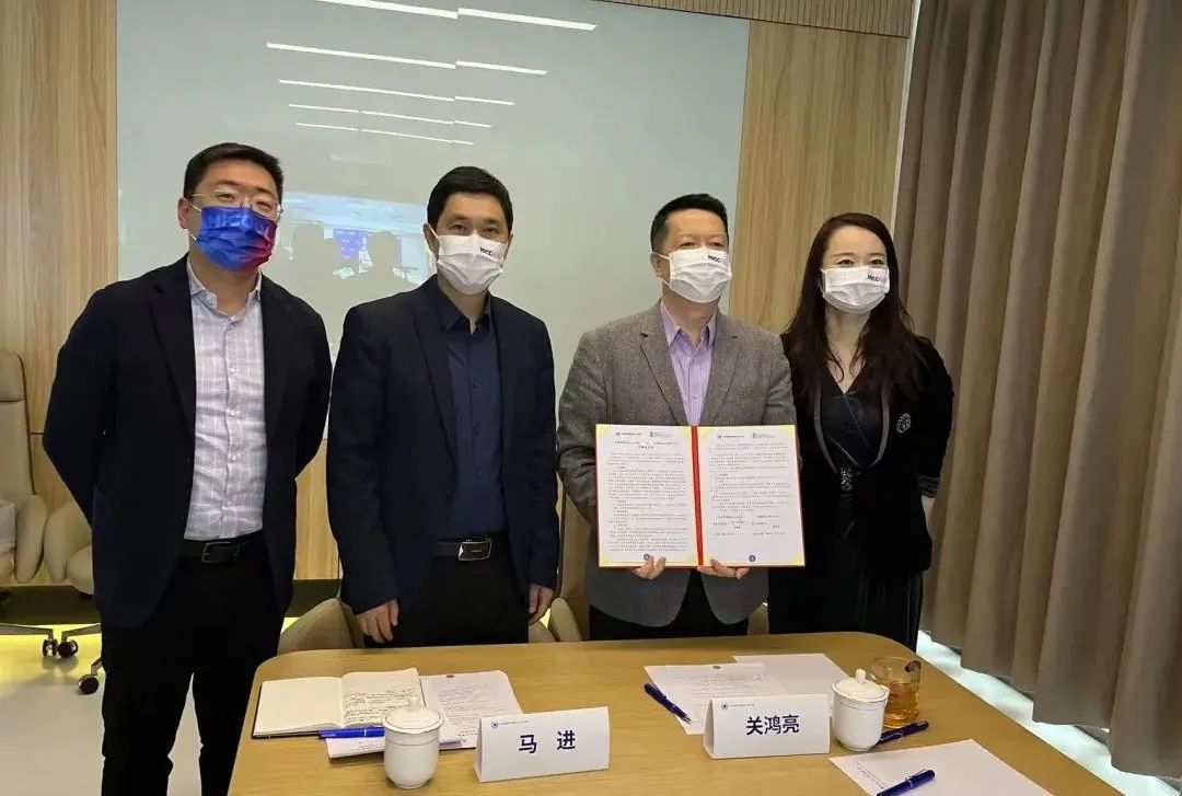 兼主管萧观明与北京海外高层次人才协会理事长关鸿亮就双方在创新创业