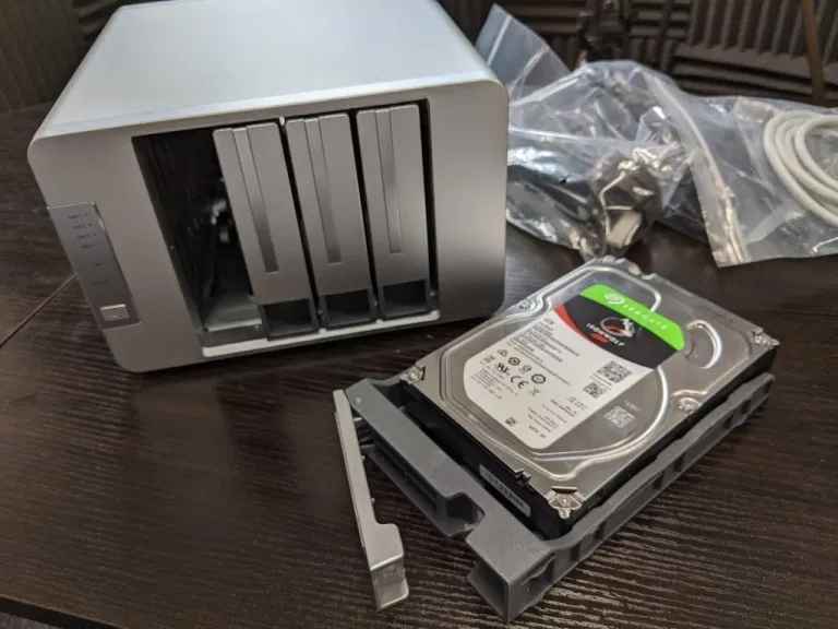 Terramaster-F4-422-NAS-Hardware-Review-10Gbe-Affordable-Intel-4-Bay-NAS-41-Medium.webp_1_.jpg