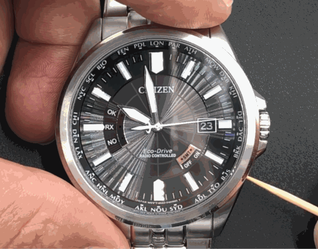 光动能表怎么维护指针表也能分秒不差西铁城h145光动能电波手表开箱