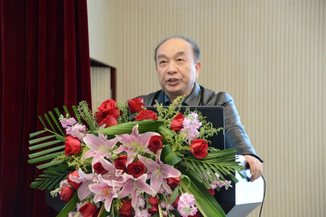 裁判长胡成龙教授作竞赛工作总结陈述和点评机械工业教育发展中心工职