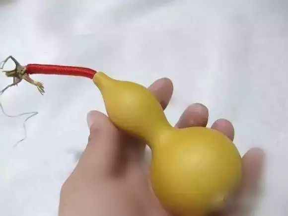 import下面为什么会红线葫芦的龙头为什么缠红绳应该怎样缠