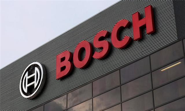 不,德国博世(bosch borsch)宣布推出新的3d仪表板显示器,该显示器使用