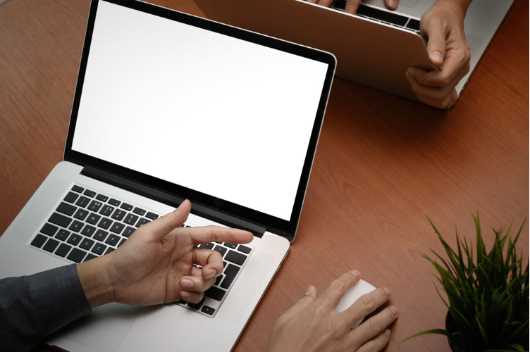 reload()会重复刷新嘛_"右键刷新"真的能给电脑提速吗?