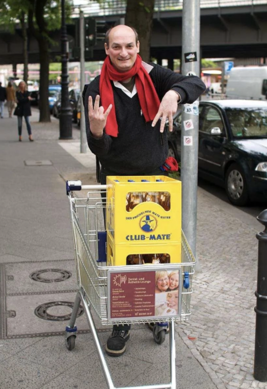 △ Sven Guckes makes a Vim gesture