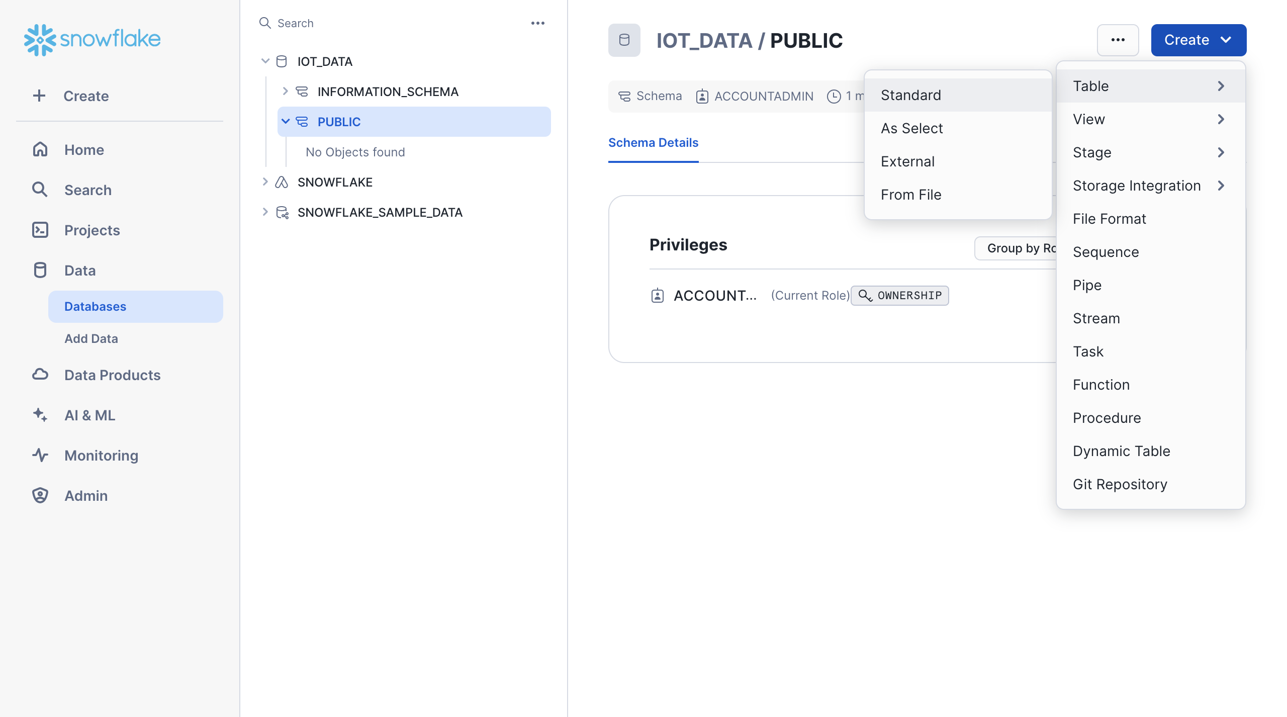 在 Snowflake 控制台上的 IOT_DATA 数据库中的 PUBLIC 模式下创建一个表